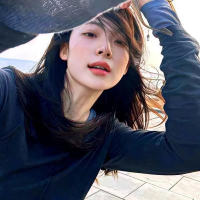 被校花撞飞后,我苟成了世界首富